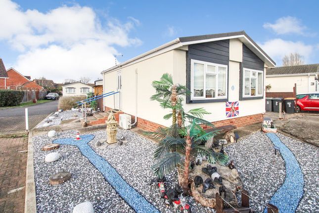 2-bed caravan on 5, Willow Road, Bedford, £175,000