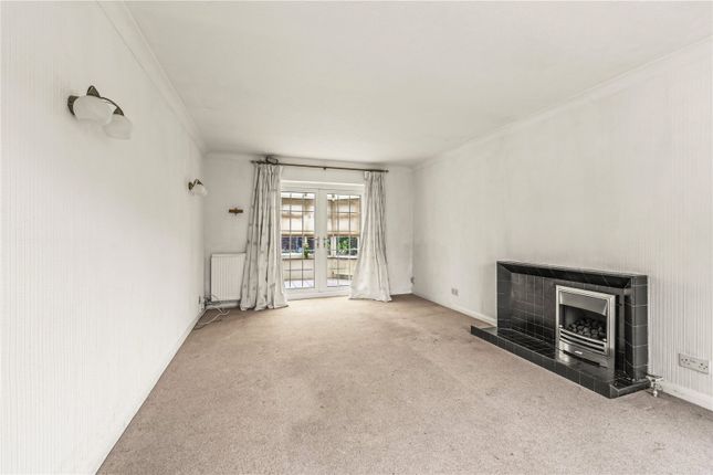 27, Ripley Road, Hampton photo 4