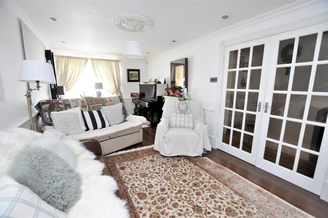 75, Clayburn Circle, Basildon photo 4