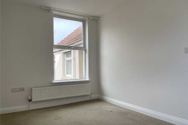 Flat 2, 1, Billetfield, Somerset photo 5