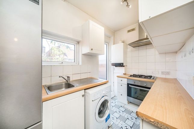 49A, Pitcairn Road, Mitcham photo 4
