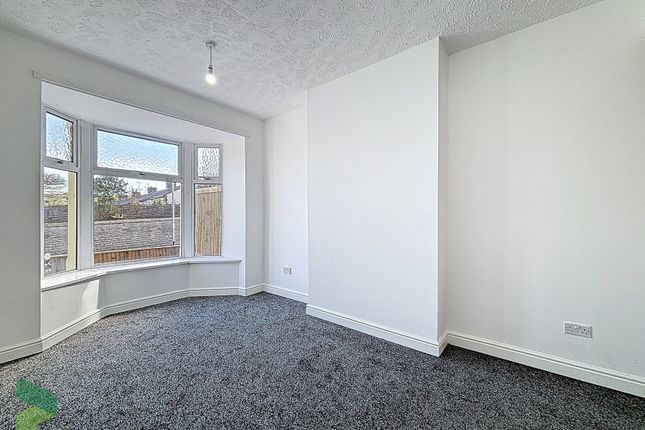 404, Bolton Road, Darwen photo 3