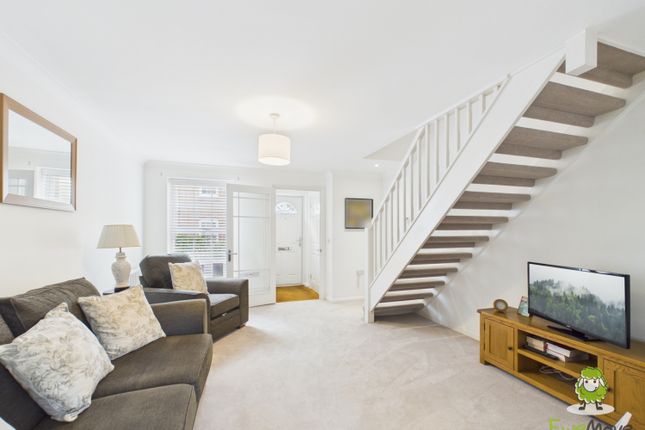 3, Allington Rise, Hook photo 3