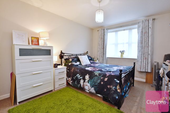 Flat for sale in Farriers Court, Horseshoe Lane, Watford