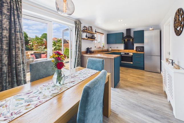 18, Lindup Road, Dronfield photo 4