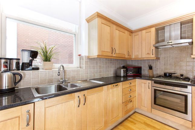 Flat 11, Gloucester Mansions, 140A, Shaftesbury Avenue, London photo 4