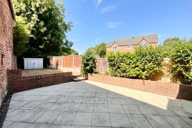 78 Oulton Road, Stone photo 4