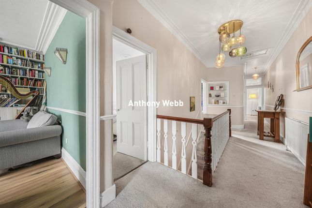 77a, Lakeside Road, London photo 3