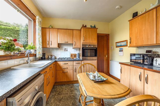 10, Glenfield Road East, Galashiels photo 2