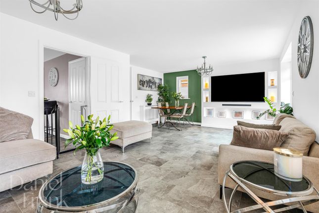 7, Elstar Road, Ongar photo 2