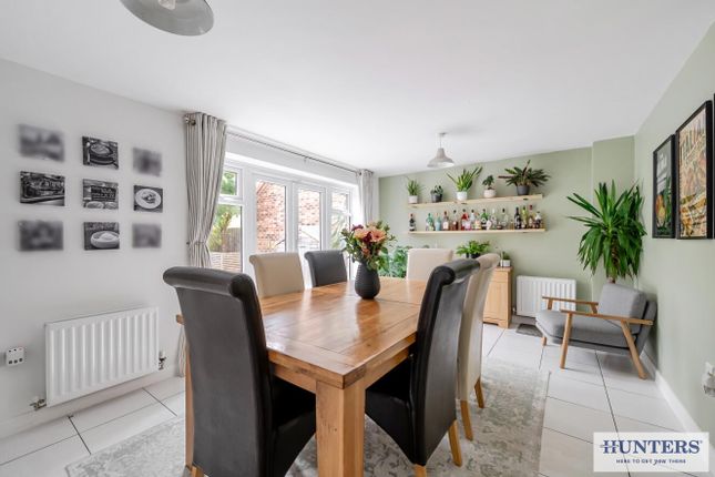 Holme Close, Selby photo 4