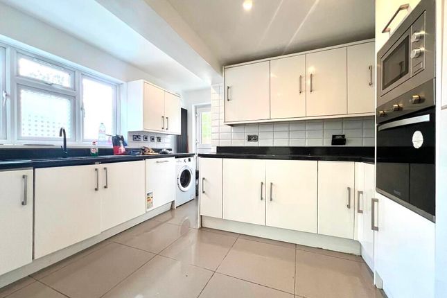36 Philip Lane, London photo 2