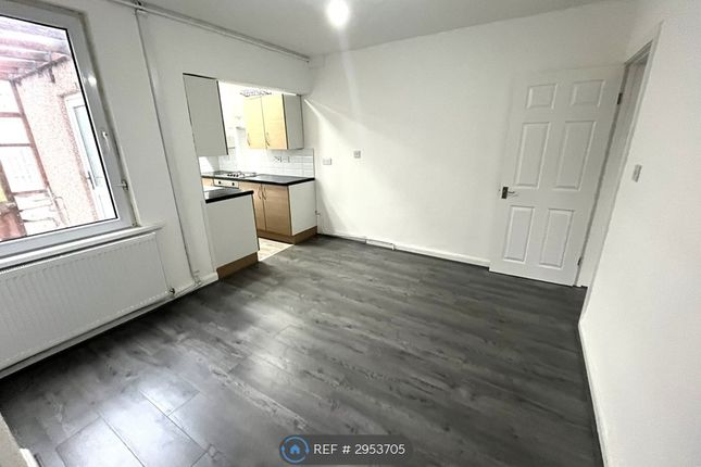 Astley Avenue, Coventry photo 3