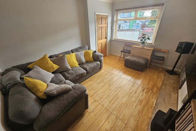 Macdonald Place, Ely, Cardiff photo 4