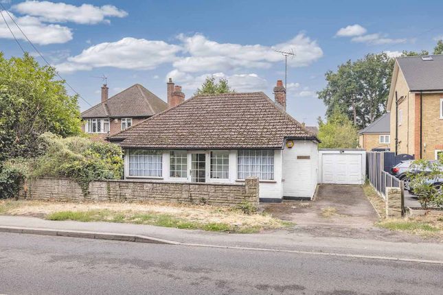 Thumbnail Bungalow to rent in Bangors Road North, Iver Heath