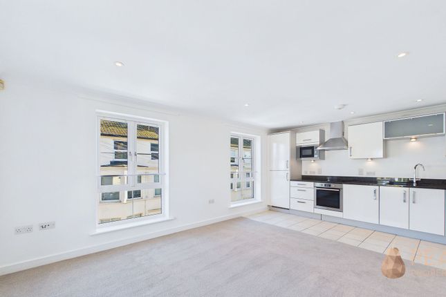 Flat 12, Regency Apts 17-19 Crescent Road, Worthing photo 2