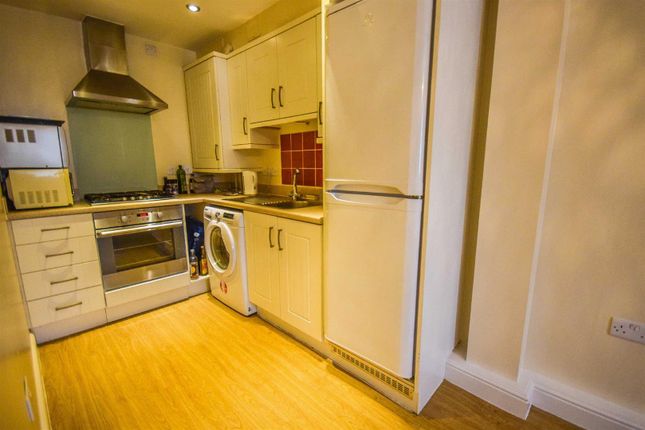 6, Library Terrace, Dursley photo 4