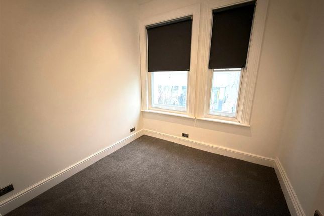 Flat 2, 22, Clarence Square, Brighton photo 3
