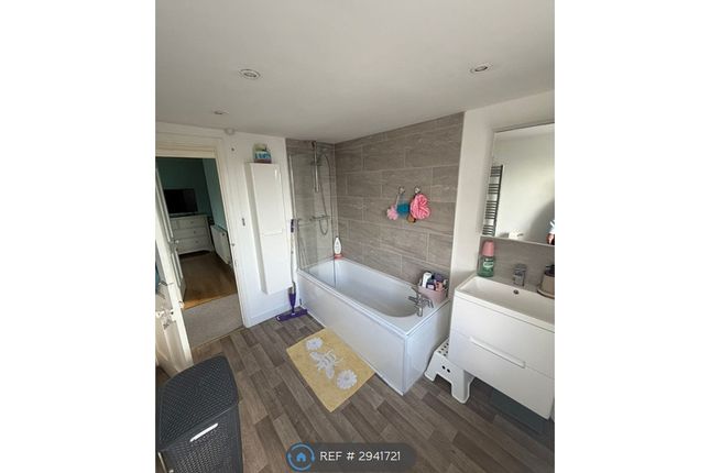 Irchester Road, Rushden photo 3