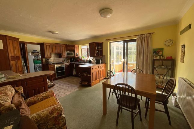 55, Maesquarre Road, Ammanford photo 3