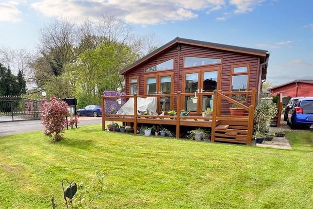 Mobile/park home for sale in Woodcock Lane, Burton Waters, Lincoln