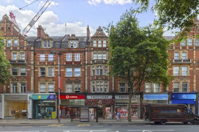 Thumbnail Flat to rent in Kensington High Street, London