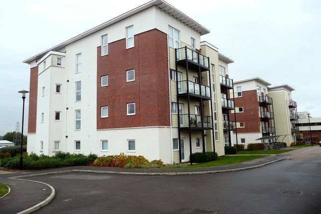 Thumbnail Flat for sale in Cedar House, Park View Road, Leatherhead