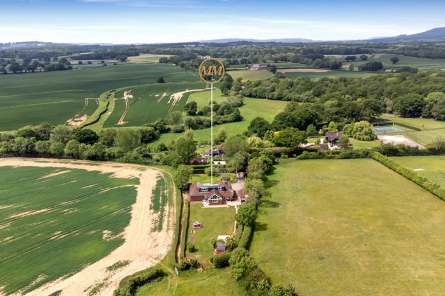 Hideaway, Staples Hill To Plaistow Road, Kirdford photo 3