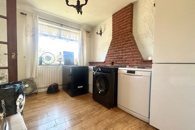 107, Ettingshall Road, Bilston photo 3