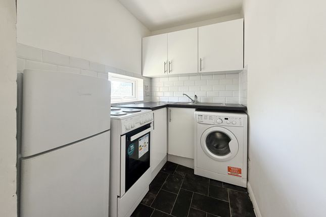 20, Shinners Close, South Norwood photo 3