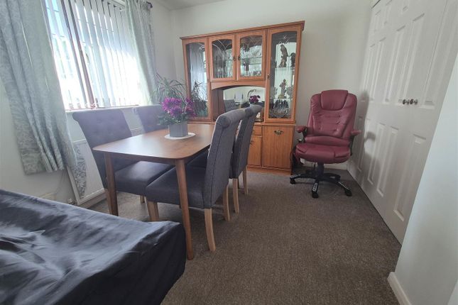 5, Hermitage Drive, Dursley photo 3