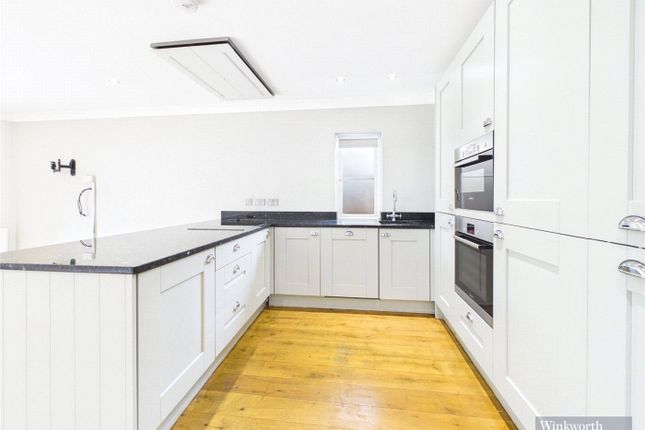 5, The Willows, Weybridge photo 4