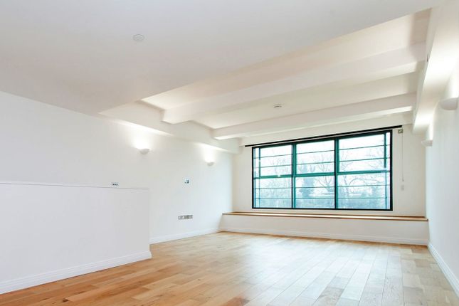 Thumbnail Flat for sale in Western Avenue, Perivale, Greater London