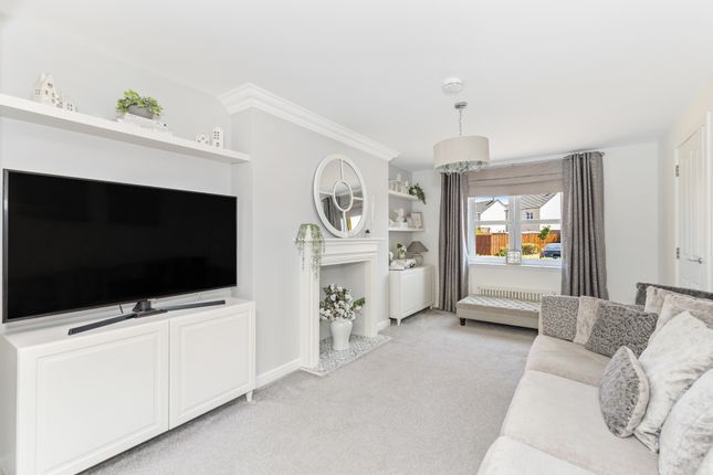 4, Cocklerow Court, Millerhill, Dalkeith photo 2