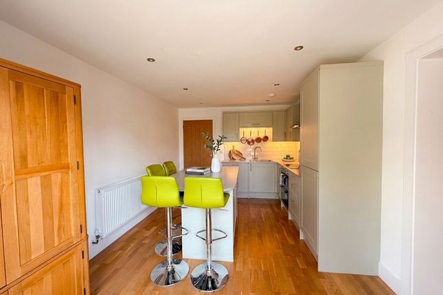 14 Lady Drive, Camborne photo 5