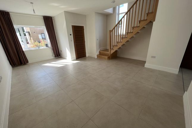 5, Newcourt Drive Exeter, Devon photo 4