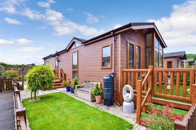 Thumbnail Mobile/park home for sale in Church Hill, Boughton Monchelsea, Maidstone, Kent