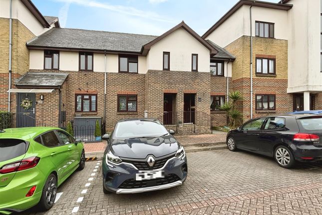 2-bed house on 24, Semple Gardens, Chatham, £250,000