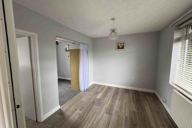 106, Hayling Road, Watford photo 3