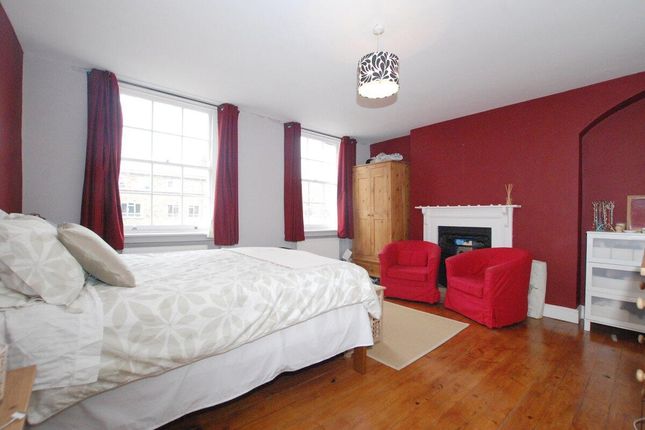 Flat B, 70, Liverpool Road, London photo 4