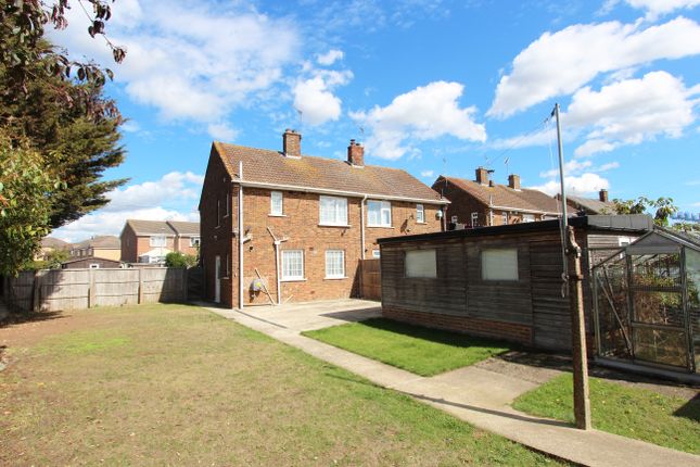 16, Strickland Avenue, Dartford photo 2
