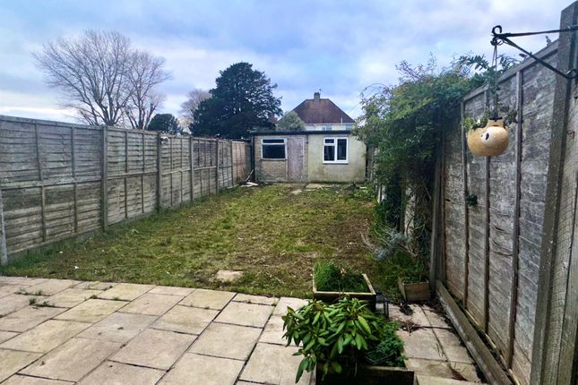 26, Wembley Avenue, Lancing photo 4