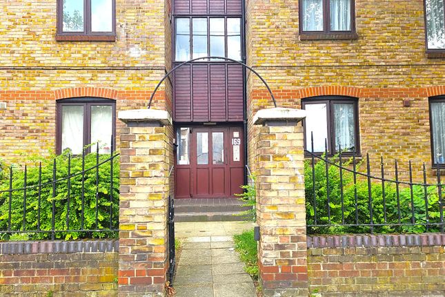 Thumbnail Flat to rent in Lower Clapton Road, Hackney, London