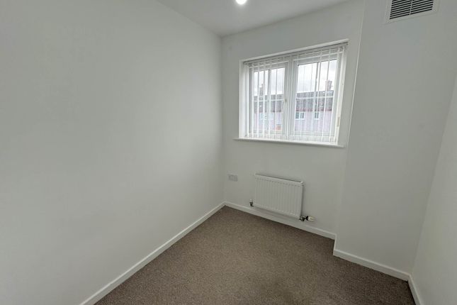 Flat to rent in Wervin Road, Westvale, Liverpool