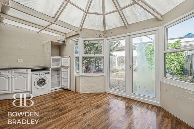 177 Mossford Lane, Barkingside photo 4