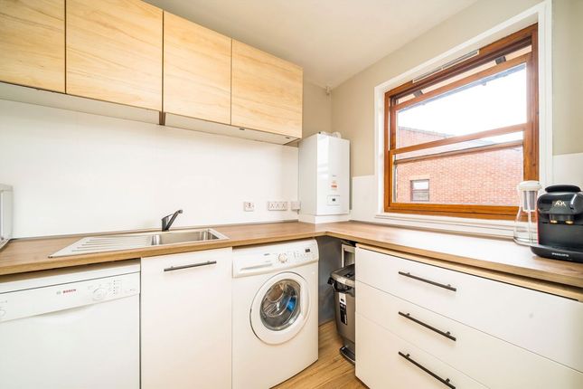 61, Holley Road, London photo 4