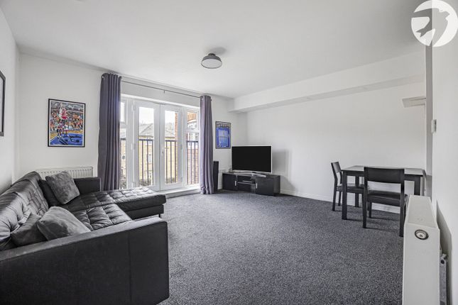 1-bed flat on Flat 7, Tucano Court,, Silver Streak Way, Kent, £160,000