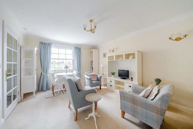 Flat 24, Jubilee Court,, Commercial Street, Gloucestershire photo 2
