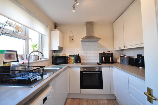 13, Windsor Way, Frimley photo 5