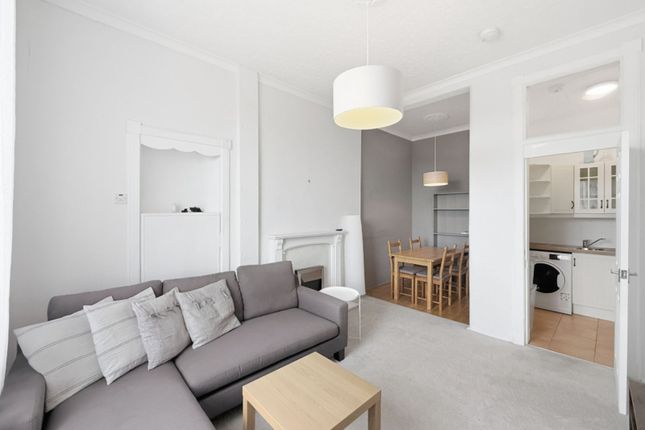 13 (3F1) Dean Park Street, Edinburgh photo 4